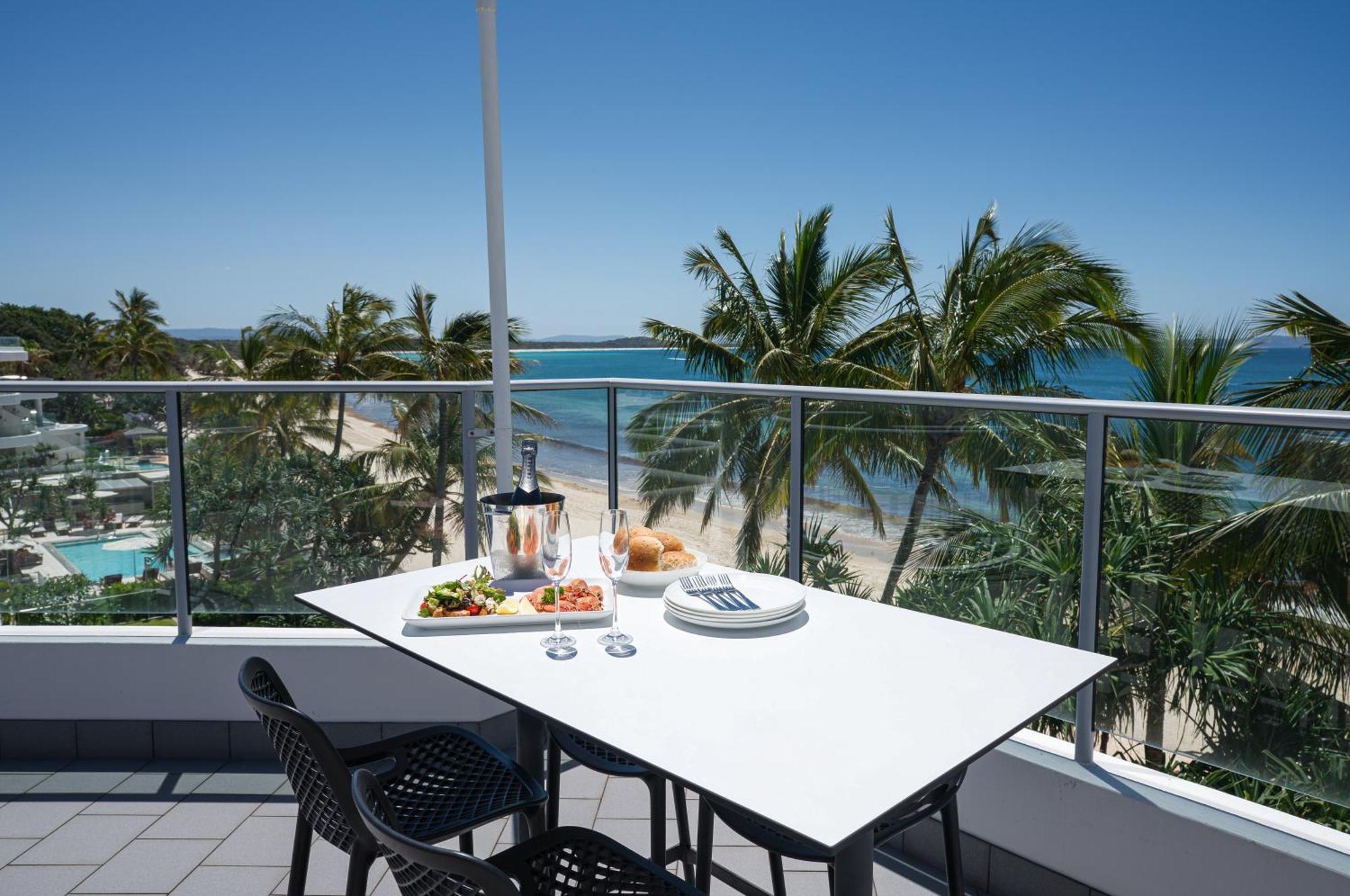 On The Beach Noosa Resort Eksteriør bilde